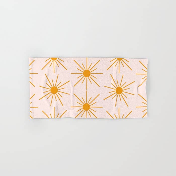 Sun Pattern On Pink Background Bath Towel