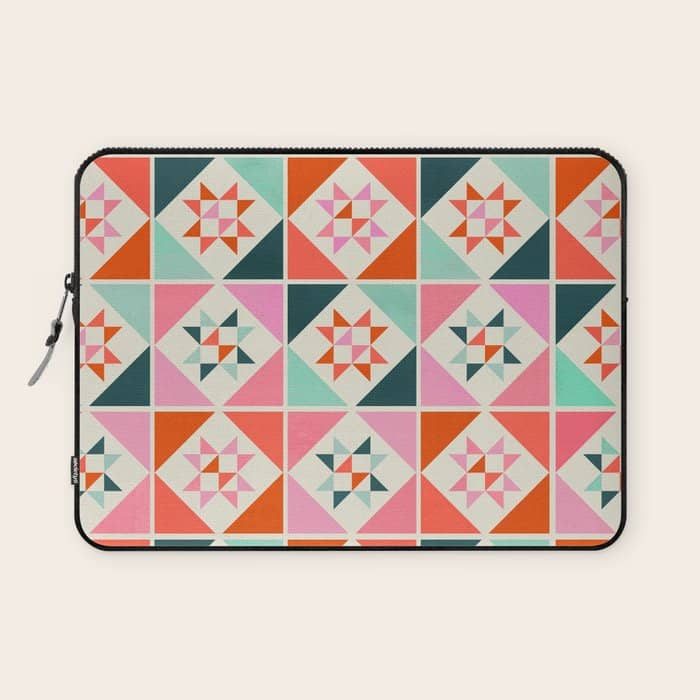 Festive Quilt Pattern In Pink, Red And Green Laptop Sleeve
