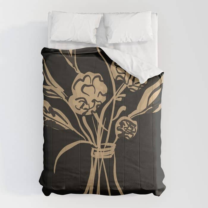 Minimalist Flowers In A Vase 5 Comforter