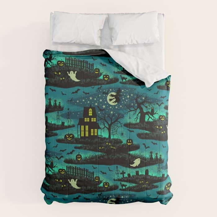 Halloween Night - Fox Fire Green Comforter