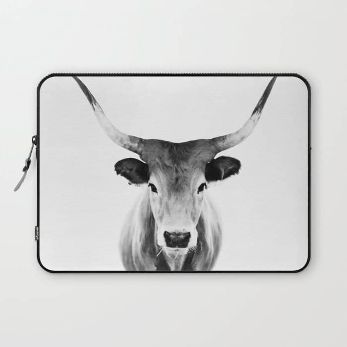Wild Longhorn Cow Print - Black White Cow Portrait - Animal - Travel Photograpy Laptop Sleeve