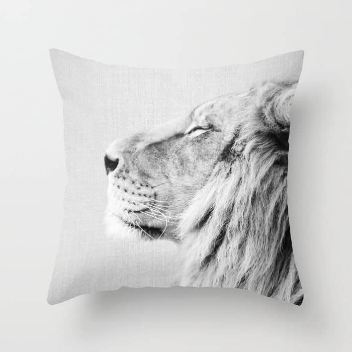 Lion Portrait - Black & White Throw Pillow