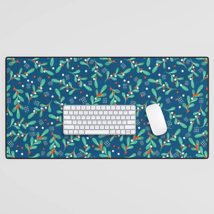 Misseltoe -  Christmas Pattern No1 Desk Mat