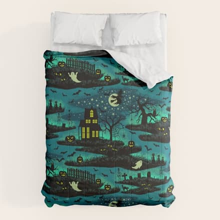 Halloween Night - Fox Fire Green Comforter