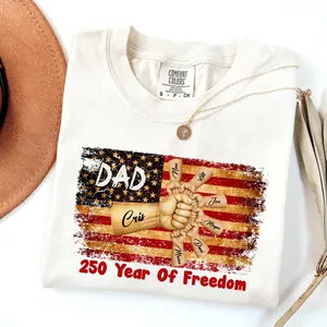 Custom Dad & Kids Fist Bump 250 Years of Freedom T-Shirt – Personalized Family Names Patriotic USA Independence Day Gift