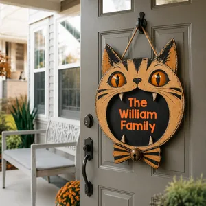 Custom Halloween Cat Door Sign Personalized Text, Black Cat Face Welcome Plaque with Green Eyes, Gothic Spooky Wall Hanging Decor, Front Door Halloween Gift